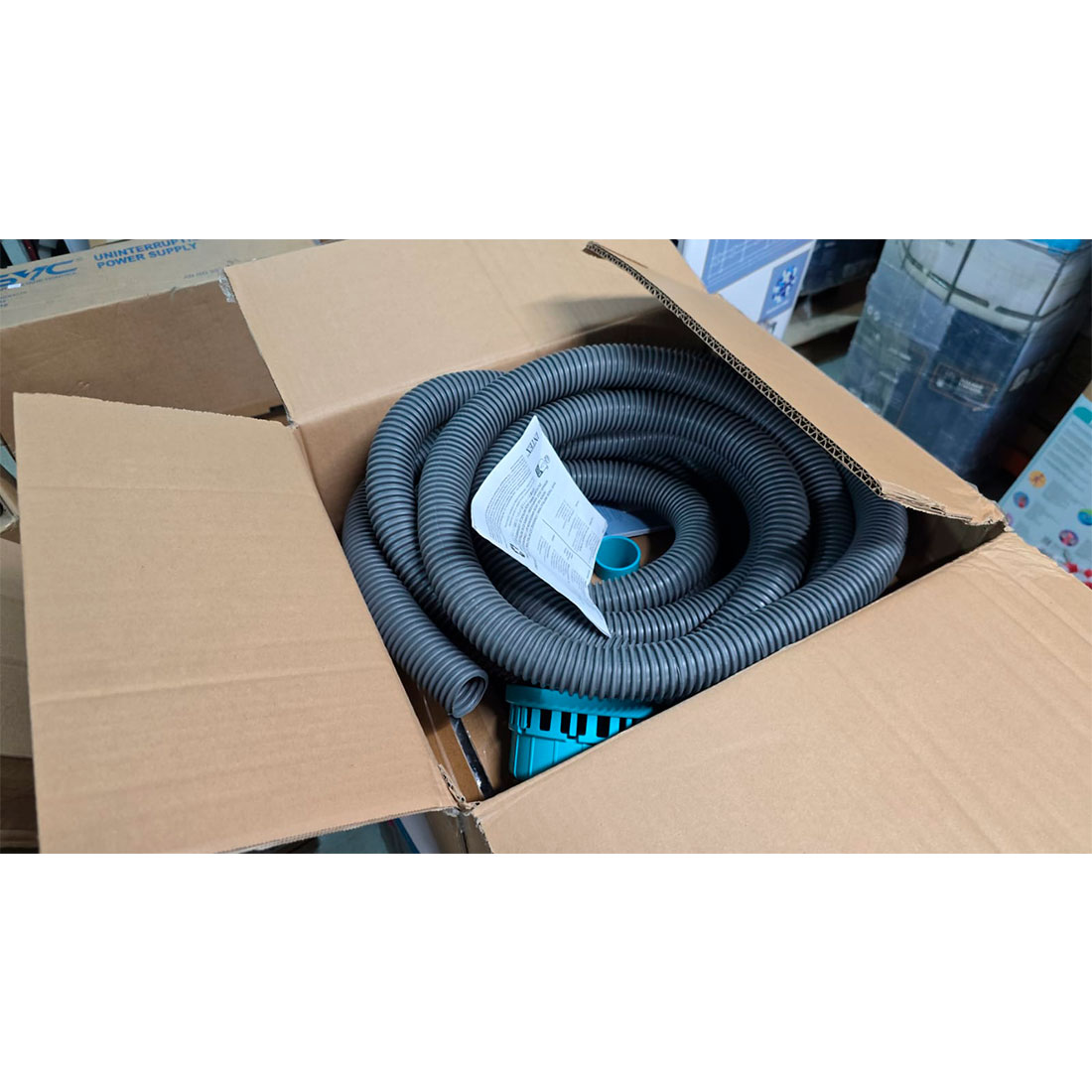 34981y_1.jpg Вакуумный очиститель дна и стенок бассейна Intex 28005