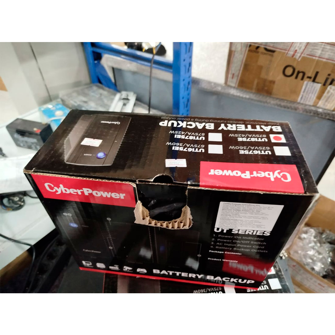 42555y_1.jpg Источник бесперебойного питания CyberPower UTI875E