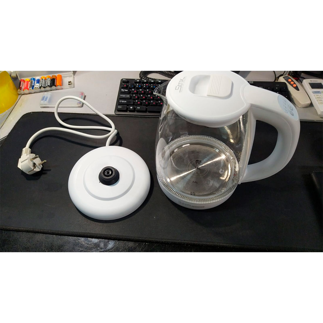 Чайник электрический Redmond SkyKettle RK-G211S Белый