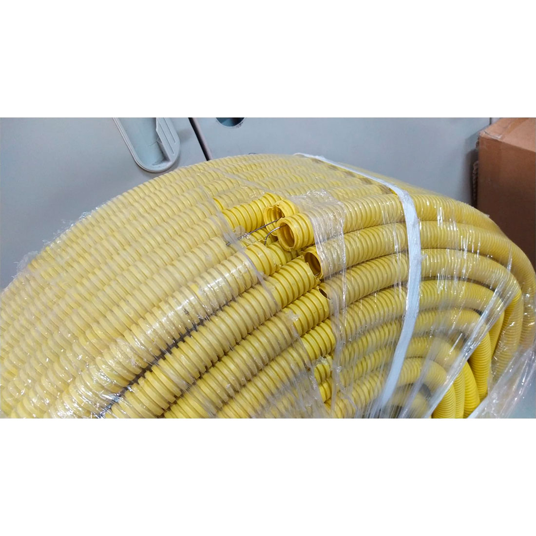 73522y_1.jpg Труба ПВХ гибкая гофрированная DKC 91920Y 20мм желтый