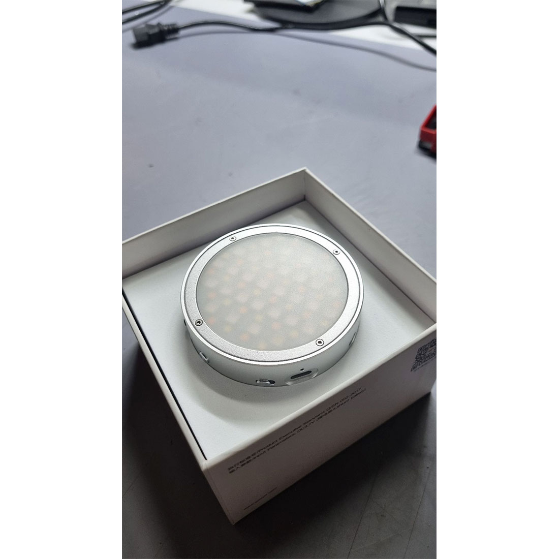 Осветитель светодиодный Godox R1 mini RGB Silver